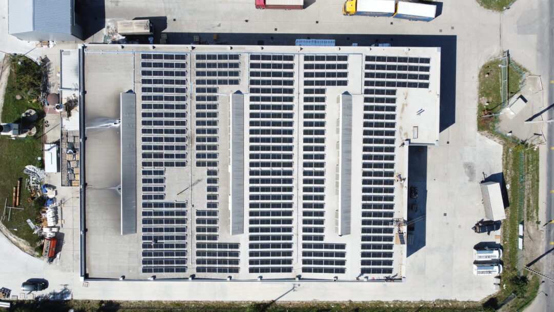 Ipari napelemes rendszer a Deltachem szigetszentmiklósi gyárában JA Solar modulokkal