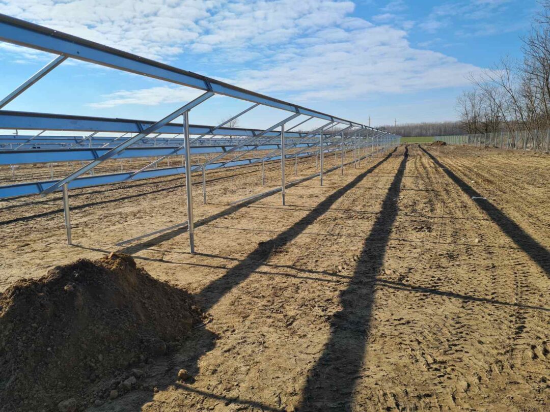 Ipari naperőmű Nyírbátorban 587 kWp teljesítménnyel, Canadian Solar modulokkal